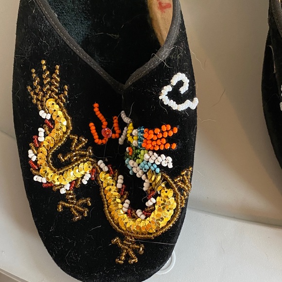 Black Velvet Mules with Dragon Embroidery vintage worn once - Picture 4 of 12